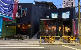 Esquina 8 Suites Confort & Hostel